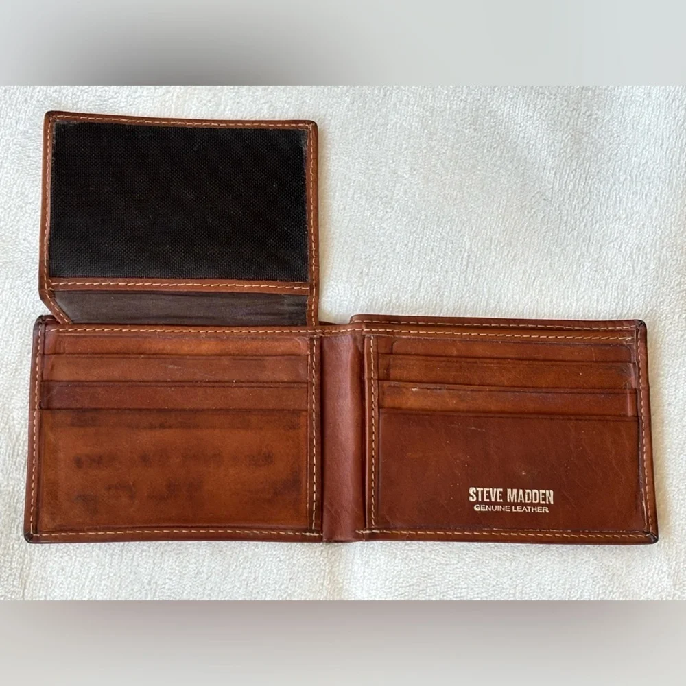 Steve Madden Rich Brown Leather Card Holder